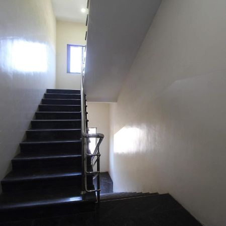 E S Residency Hotel Тени Екстериор снимка