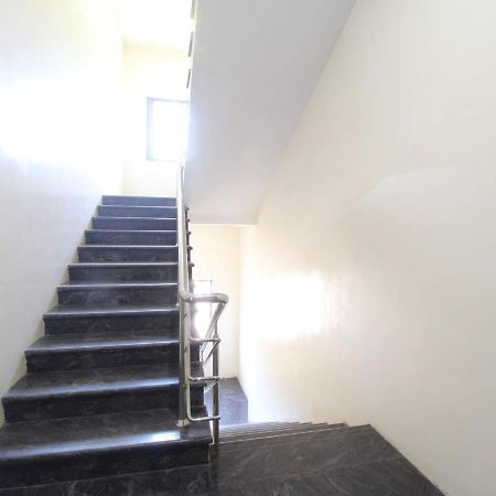 E S Residency Hotel Тени Екстериор снимка