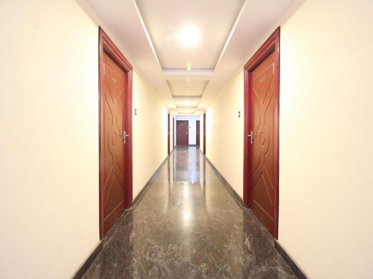 E S Residency Hotel Тени Екстериор снимка