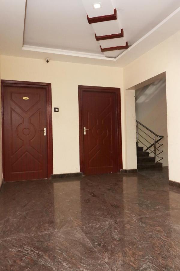 E S Residency Hotel Тени Екстериор снимка